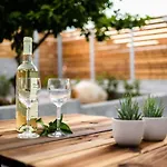 Cozy Maisonette - Relaxing Vibes Getaway 펜션