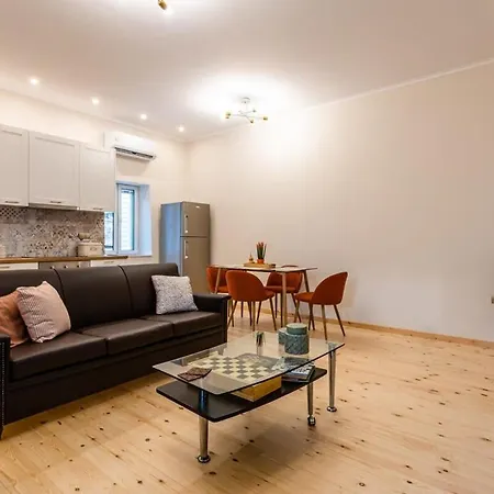 Cozy Maisonette - Relaxing Vibes Getaway