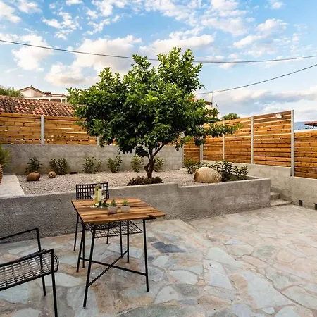 Cozy Maisonette - Relaxing Vibes Getaway