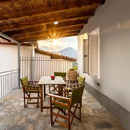 בית נופש Cozy Maisonette - Relaxing Vibes Getaway