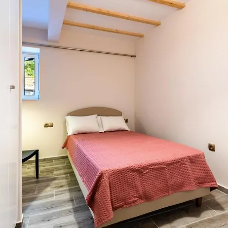 Cozy Maisonette - Relaxing Vibes Getaway