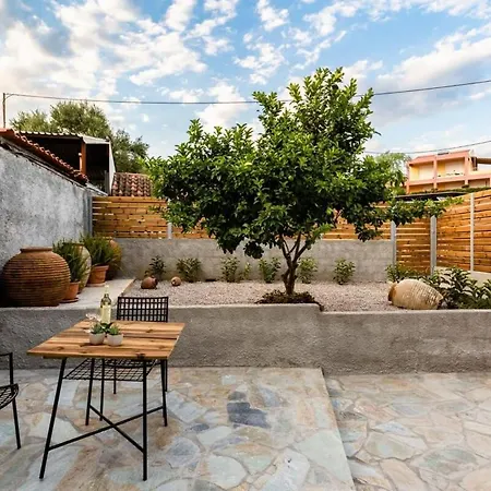 Cozy Maisonette - Relaxing Vibes Getaway