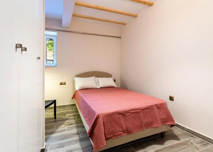 Cozy Maisonette - Relaxing Vibes Getaway